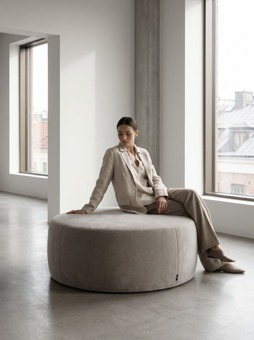 Pouf P109 in a contemporary interior