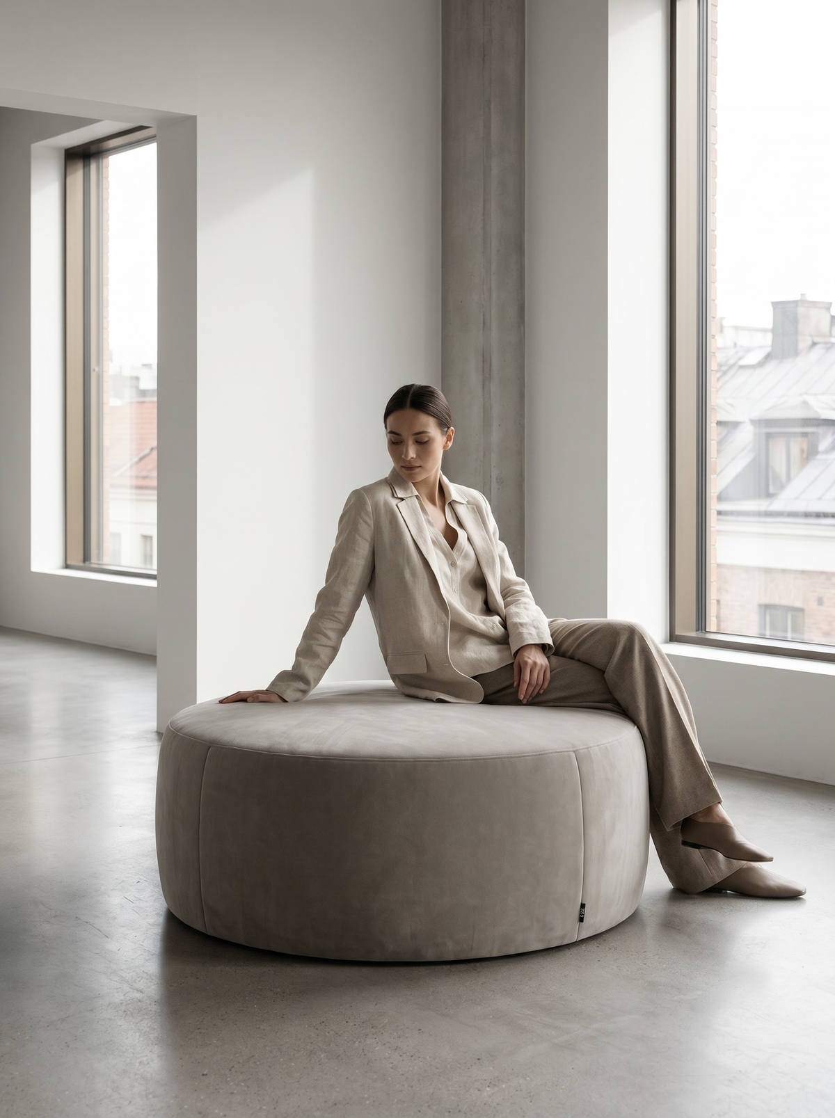 Pouf P109 in a contemporary interior