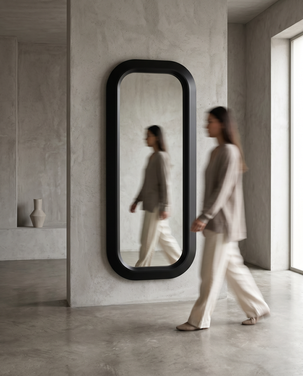 Mirror M104 lifestyle view