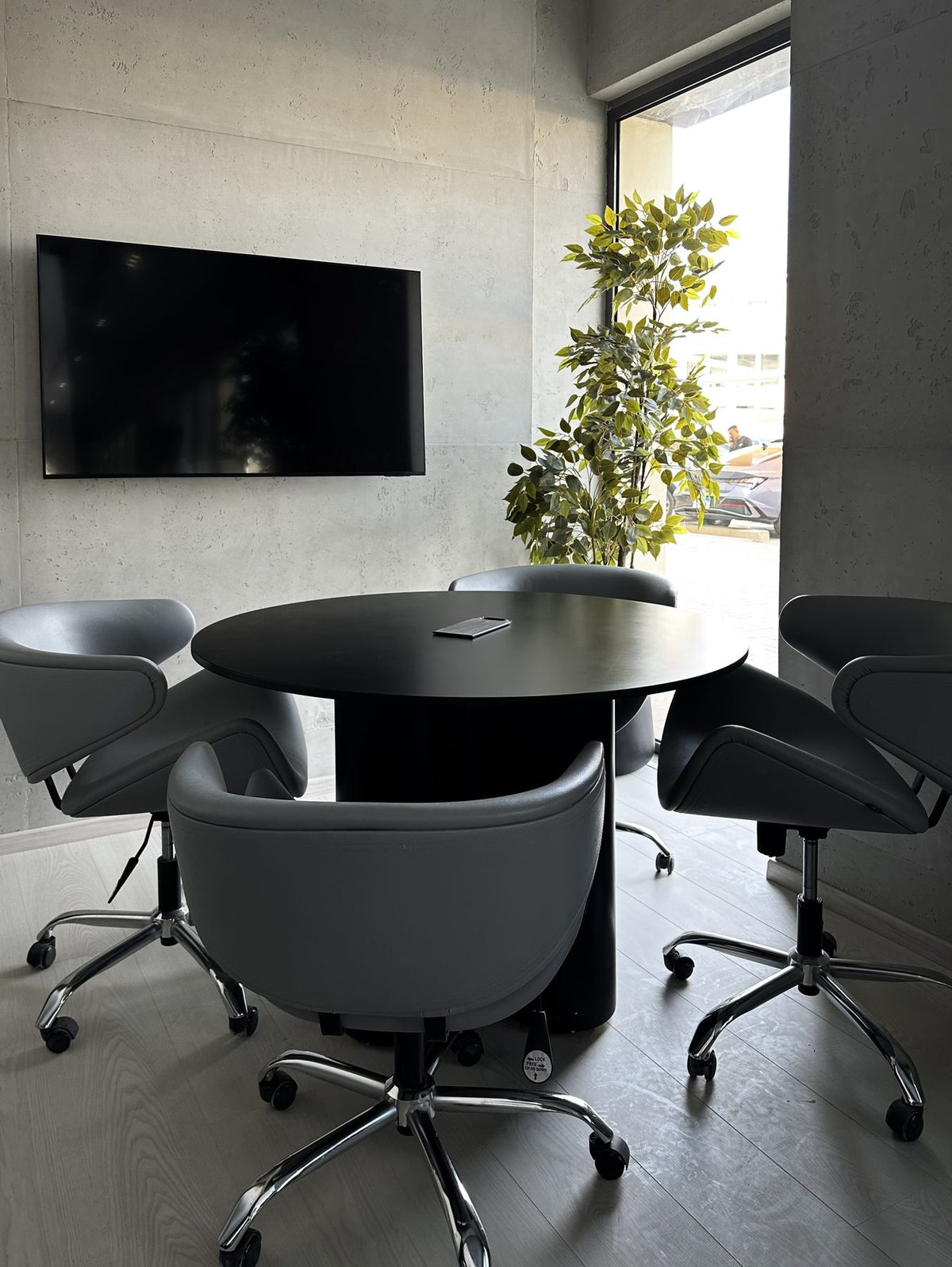 Lanott meeting table and chairs at the Imarrae offices